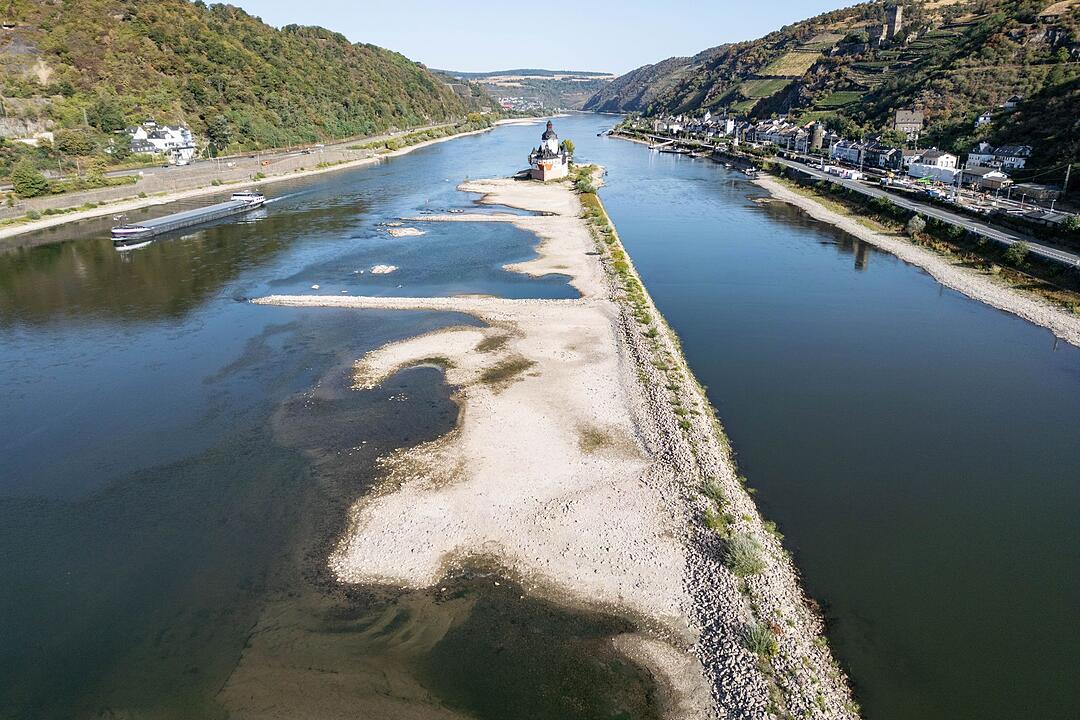 Extremes Niedrigwasser auf dem Rhein