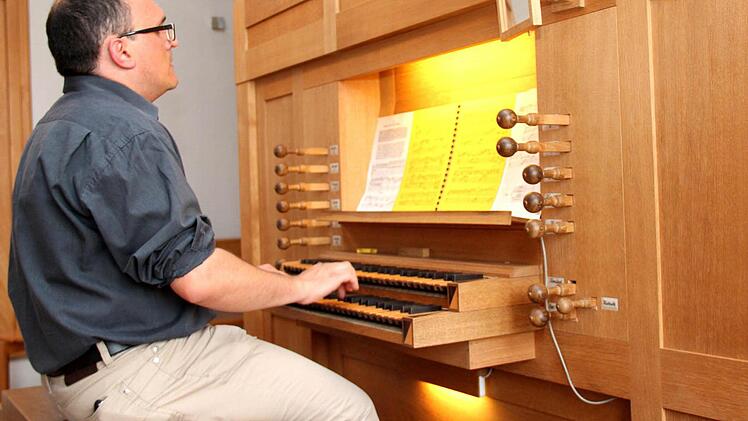 Reinhard Döring spielte unter anderem Tango auf der Orgel. Foto: Johanna Blum
