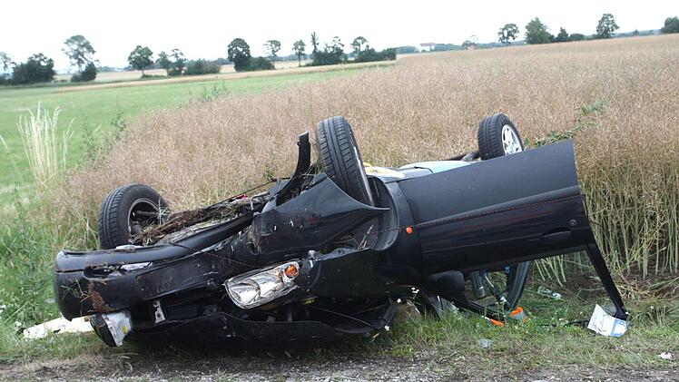 Schwerer Unfall bei Dondörflein  Foto: Richard Sänger