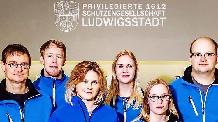 Die Mannschaft der SG Ludwigsstadt: V.l.: Steve Hofmann, Florian Martin, Annika Welsch, Linda Koch, Lina-Marie Harnisch, Christoph Methfessel  Foto: Florian Bauer