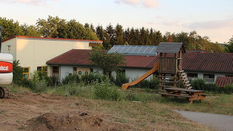 Das Gelände für den Erweiterungsbau der Kindertagesstätte an der Schulstraße hat der Bauhof seit zwei Wochen soweit vorbereitet.Klaus Klaschka