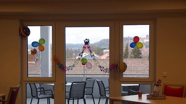 Ausblick vom Aufenthaltsraum in den Stockwerken auf die FestungHeike Schülein