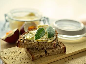 Knuspriges Bauernbrot selber backen, ist gar nicht so kompliziert, wie du vielleicht denkst.