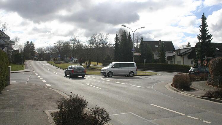 Der Kreisel für die Kreuzung Lauterer-, Passchendaele- und Rückertstraße wäre dann der vierte auf der 1,5 Kilometer langen Strecke zwischen Unterlauter und Dörfles.Foto: Martin Rebhan