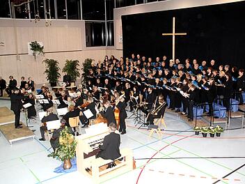 Chor, Orchester und Solisten zeigten eine beeindruckende Leistung. Richard Sänger