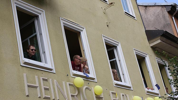 Beim 470. Neustadter Kinderfest zeigten  1400 Jungen und Mädchen tolle Darbietungen.  Foto: Michael Stelzner