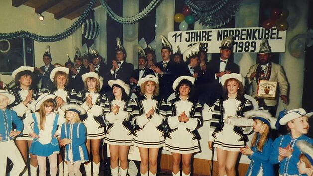 1989 gab es nur die Prinzengarde des Narrenkübels, die aus sieben Mädchen bestand. Foto: Thomas Weichert