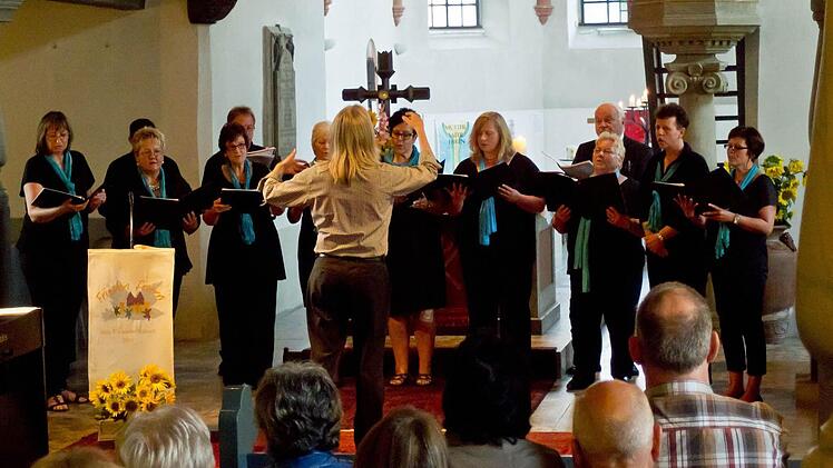 Der Laurentiuschor Meeder gestaltete ein Konzert zum Friedensdankfest. Foto: Jochen Berger