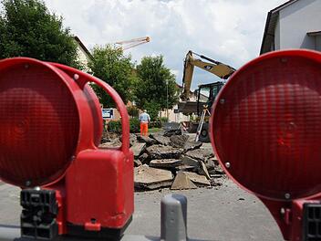 Die Kreuzung Kirchgrundsiedlung/Adolf-Kolping-Straße ist aufgegraben. Foto: Arkadius Guzy