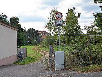 Dahinter entsteht das kleine Baugebiet westlich der Gleiwitzer Straße. Im Frühjahr soll die Erschließung beginnen.