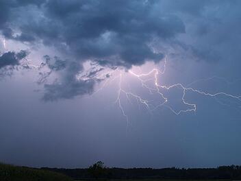 Gewitter treffen heute noch Franken - und am Wochenende kommen noch mehr