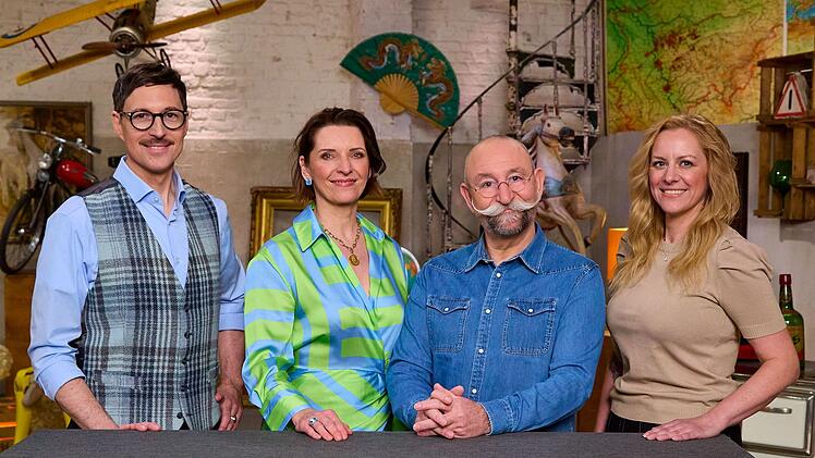 Wurde das "Bares für Rares"-Team durch einen Hacker kompromittiert? Von links: Colmar Schulte-Goltz, Wendela Horz, Moderator Horst Lichter und Annika Raßbach.