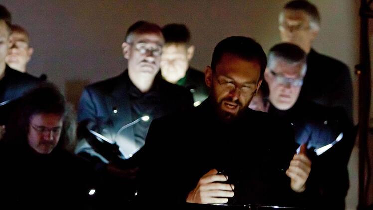 Die "Kleine Kantorey" und der Projektchor "Vox nova" beeindruckten bei ihrem gemeinsamen Auftritt in der Coburger Johanneskirche. Foto: Jochen Berger