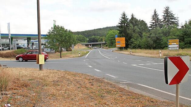 An der Einmündung der Krappenrother Straße in die Kronacher Straße ist ein Kreisverkehr geplant. Foto: Gerda Völk