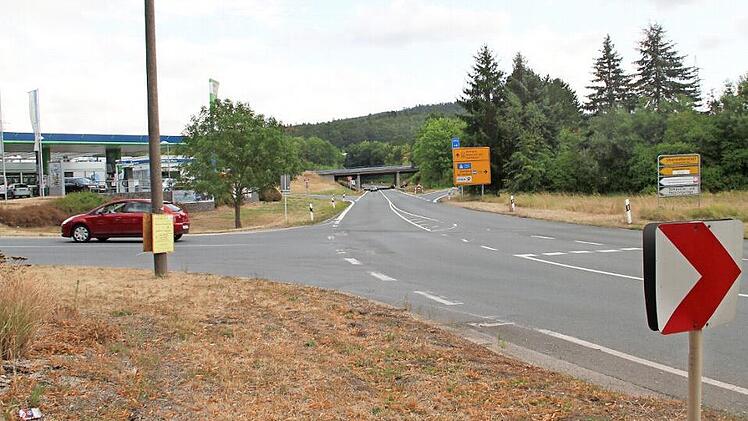 An der Einmündung der Krappenrother Straße in die Kronacher Straße ist ein Kreisverkehr geplant. Foto: Gerda Völk