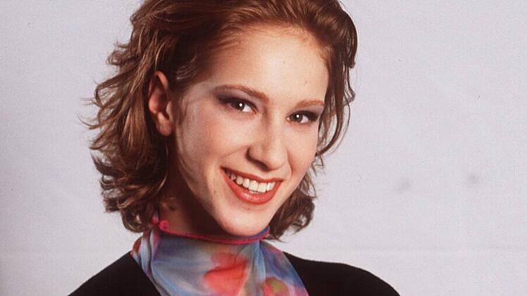 Mit der SAT.1-Serie "Alphateam - Die Lebensretter im OP" feierte Chiara Schoras 1996 ihren Durchbruch