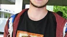 Maximilian Stübinger hat sich für die Aufgabe entschieden, die länderübergreifend gestellt wurde - und hofft jetzt auf eine gute Note. Er hat elf Seiten geschrieben.