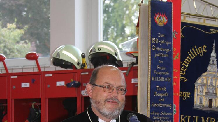 Dekan Thomas Kretschmar schlug eine Brücke zwischen der Bibel und aktiver Nächstenhilfe, wie sie die Feuerwehr jeden Tag leistet.Sonny Adam