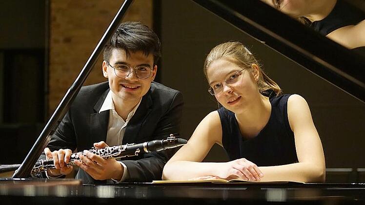 Das Duo "Clariphin" mit Seraphin Maurice Lutz (Klarinette) und Clara Isabella Siegle (Klavier) eröffnet die Musikring-Saison. Foto: privat
