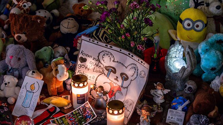 Trauer um get&ouml;teten achtj&auml;hrigen Fabian