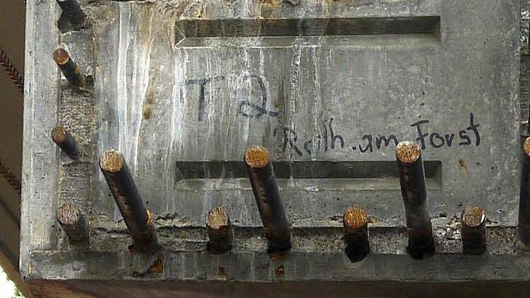 An der richtigen Stelle angekommen: die Brücke für Roth am Forst.  Foto: Berthold Köhler