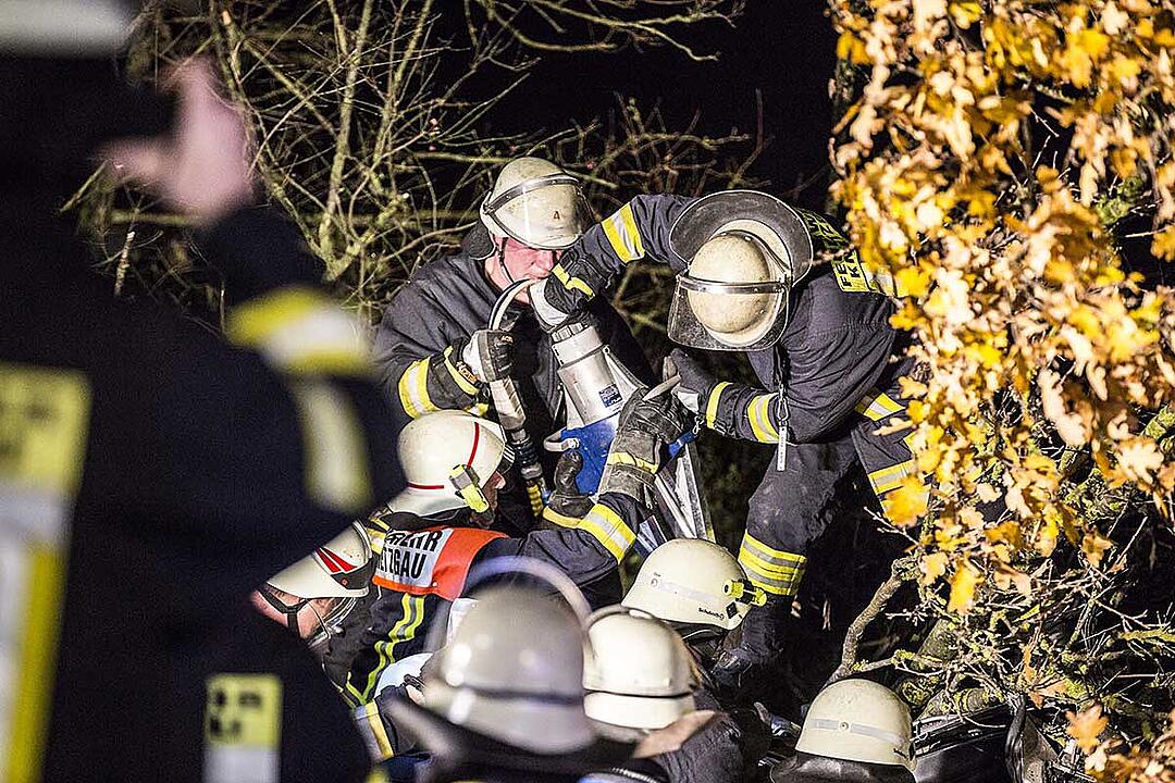 Haßfurt: Fahrer nach Unfall auf der A70 stundenlang eingeklemmt