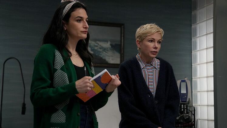 Molly (Michelle Williams, rechts) und ihre Freundin Nikki (Jenny Slate) haben mal wieder einen Arzttermin. Wie schlecht werden die Nachrichten diesmal sein?
