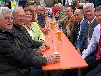 Viel CSU-Prominenz beim Altstadtfest-Frühschoppen. Zu viel für Sebastian Körber. Der FDP-Bundestagsabgeordnete (nicht auf dem Bild) wundert sich darüber, dass keine anderen Parteien bei dem öffentlichen gesponserten Fest in Forchheim am Sonntag sprechen durften. Foto: privat
