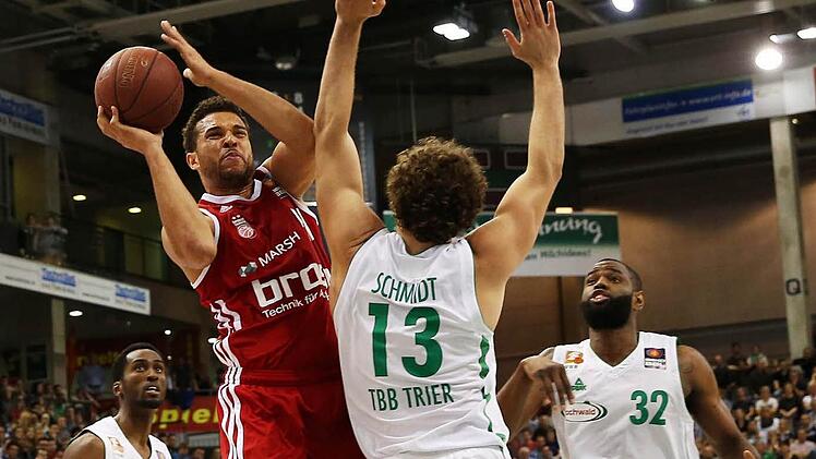 Vor allem zu Beginn des Schlussviertels setzte sich Elias Harris (mit Ball) einige Male gut in Szene. Fotos: Daniel Löb