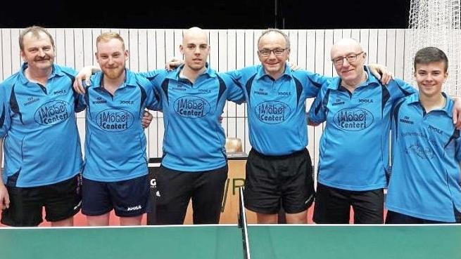 Meister in der 3. Kreisliga West wurde die 3. Herrenmannschaft des TSV Windheim. Von links: Georg Neubauer, Matthias Fröba, Kevin Schenk, Uwe Motzke, Egbert Ruß und Nico Löffler Foto: TSV Windheim