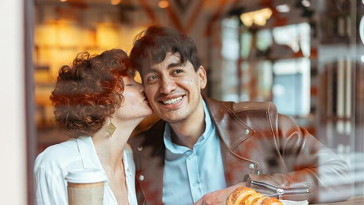 Warum der neue Dating Trend “Floodlighting” so gefährlich ist