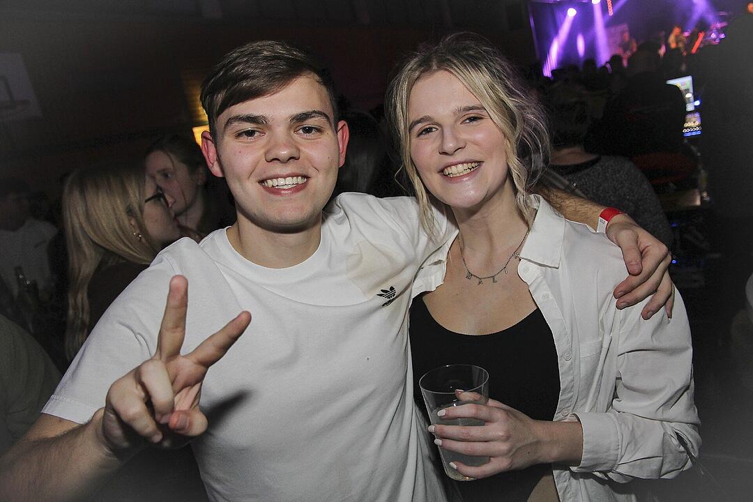 Mit vielen Party-Songs der 80er & 90er und Rock-Pop Klassikern