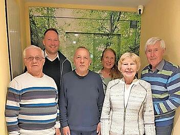 Der alte und neue Teamvorstand zusammen mit B&uuml;rgermeister Stefan Reichold (von links): Othmar Schmitt, Gerald Leithner, Ricarda Leopold, Hildegard Sebald und Ernst Sebald.