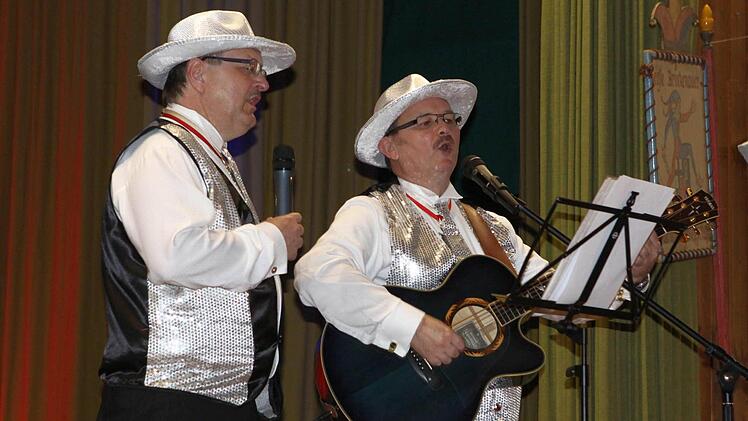 Peter Pankerl und Dieter Seban mit einen musikalischen Querschnitt aus 30 Jahren Bänkelsänger  Fotos: Thomas Dill