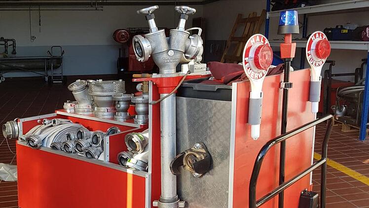 Die Wollbacher Kinder- und Jugendfeuerwehr hat nun ihr eigenes "Löschkart" das nur zum Üben genutzt wird. Foto: Peter Rauch