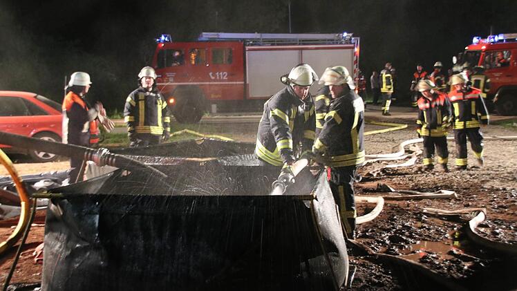 Eindrücke vom Brand in Haard in der Nacht auf Sonntag. Foto: Ralf Ruppert