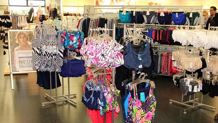 Egal ob hochwertige Unterwäsche, Bademoden oder Nachtwäsche: bei Schiesser ist man an der richtigen Adresse. Beratung, Qualität und Komfort treffen hier aufeinander.