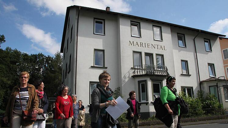 Weiter geht's auf dem Spaziergang zu jüdischen Orten. Foto: Ulrike Müller