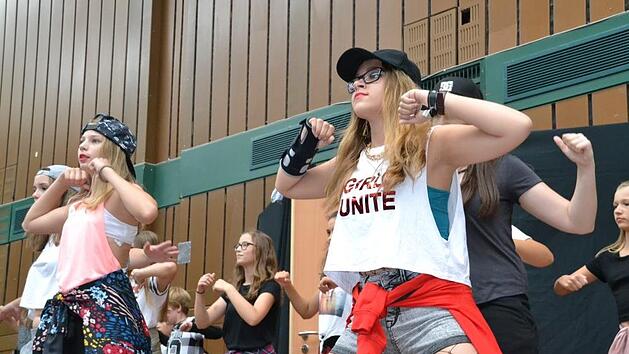 Die Teilnehmer des Wahlfachs Tanz mit einem Hip-Hop. Foto: Uschi Prawitz