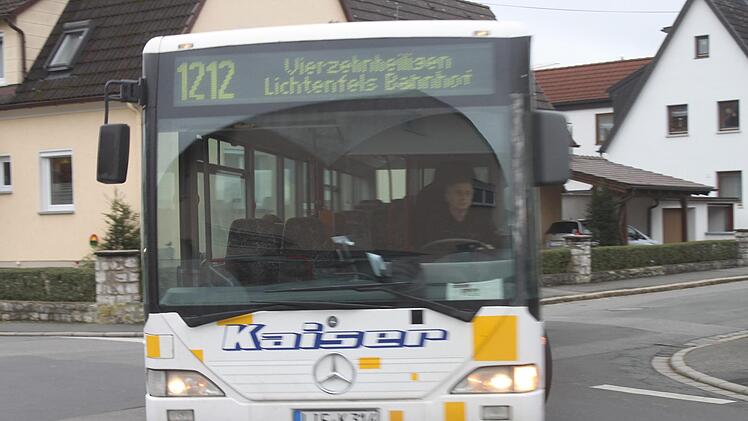 Einige Buslinien im Landkreis Lichtenfels werden aktuell neu vergeben. Die Ausschreibung ist Teil einer großen Umstrukturierung des öffentlichen Nahverkehrs. Die restlichen Linien folgen in den nächsten Jahren.Jann Weckel