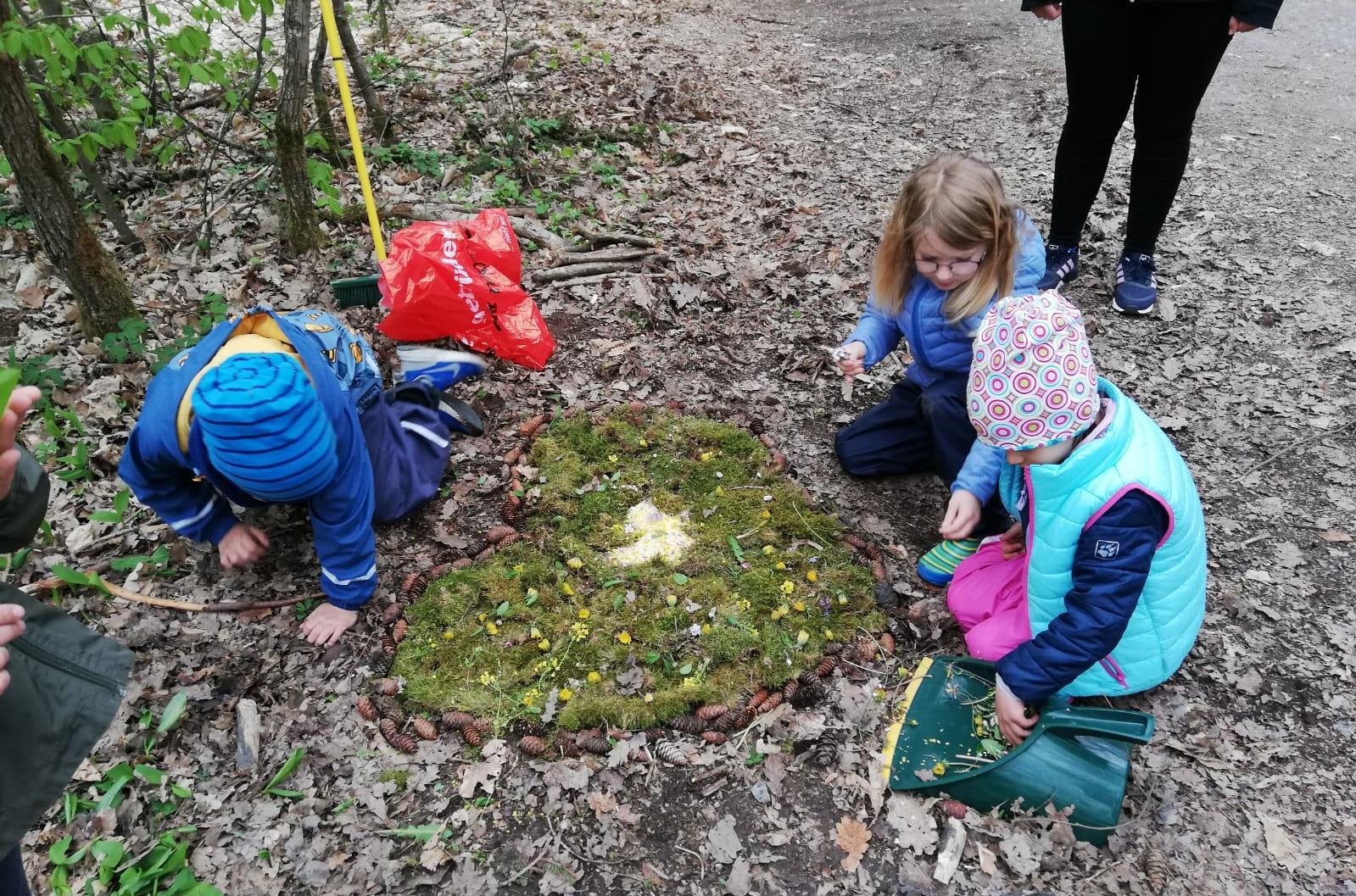 Kindergarten Ebenhausen: Kuscheliges Moos für die Mamas