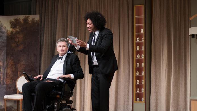 Szene aus dem Stück "Ziemlich beste Freunde"Foto: Mariell Dörrschmidt