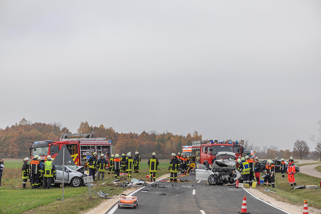 Frontalcrash bei Ornbau (Landkreis Ansbach) fordert Todesopfer