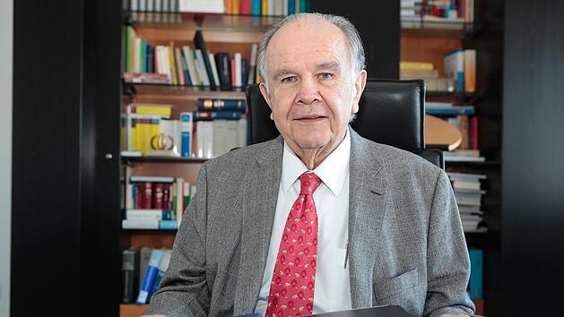 Die Firma Ireks ist Hans Albert Ruckdeschels Leben: Am Dienstag wird er 75 Jahre alt, doch ans Aufh&ouml;ren denkt er noch nicht. Foto: Matthias Hoch