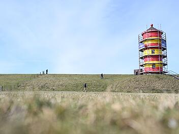 Pilsumer Leuchtturm bekommt Neuanstrich