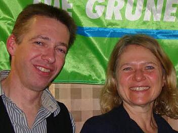 Der Landtagskandidat für Bamberg-Stadt und Kreisvorsitzende Andreas Lösche, die Bamberger Stadträtin und Landtagskandidatin Bamberg-Land Ursula Sowa