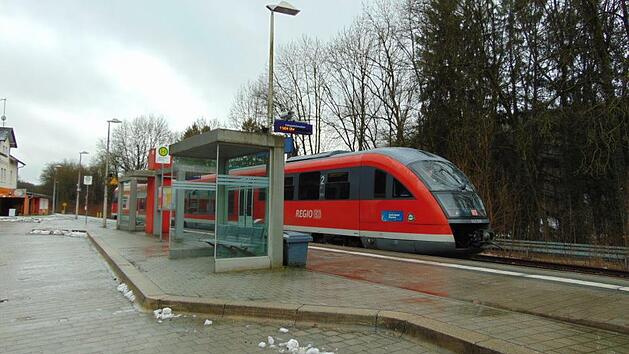 Der Zug in  Gr&auml;fenberg Foto: Petra Malbrich