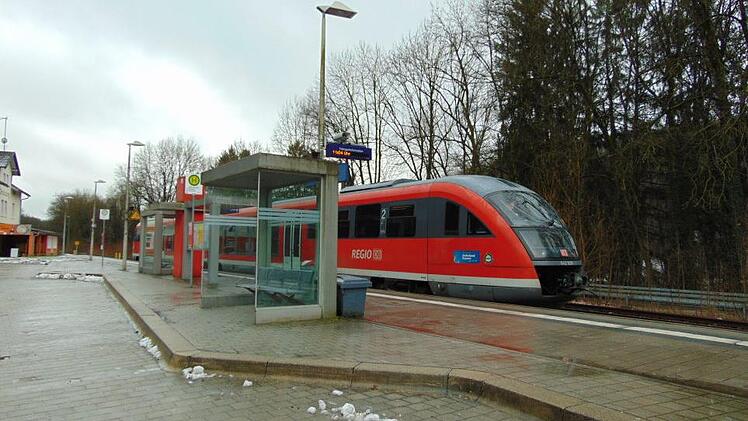 Der Zug in  Gräfenberg Foto: Petra Malbrich