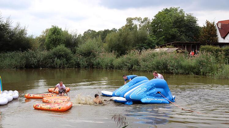 Action im Weiher    Foto: Johanna Blum