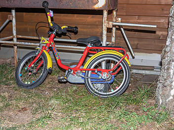 Kinderfahrrad an Weiher entdeckt: Aufatmen nach Suchaktion